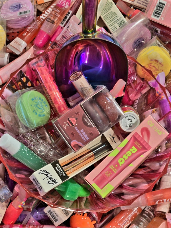 55 Piece Lip Gloss Bundle | UniverseElite Scoop