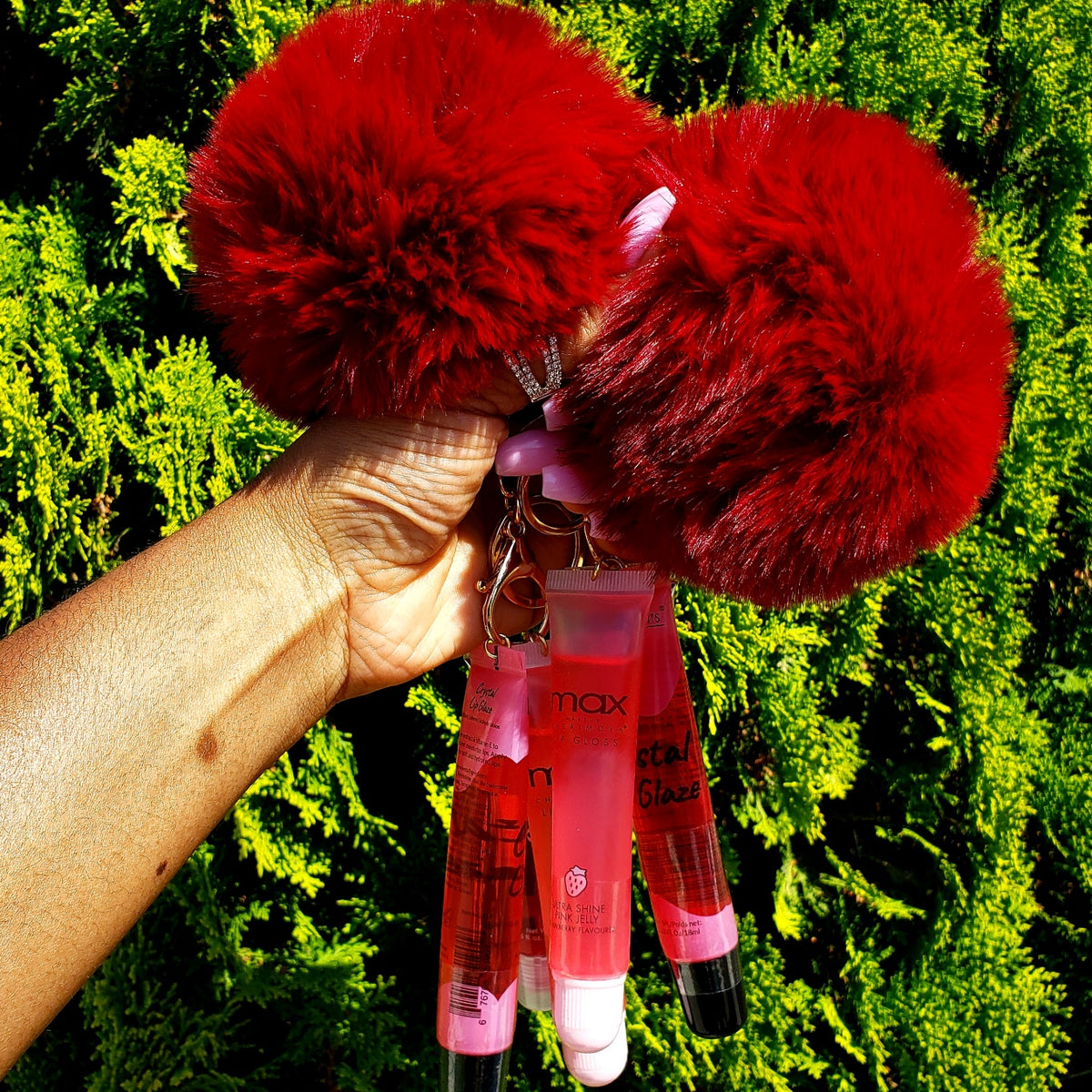 BABY アップル　リボンコーム　エンジ　林檎 Pom Pom Lipgloss Key Chain - Ruby Red – Lipgloss Universe